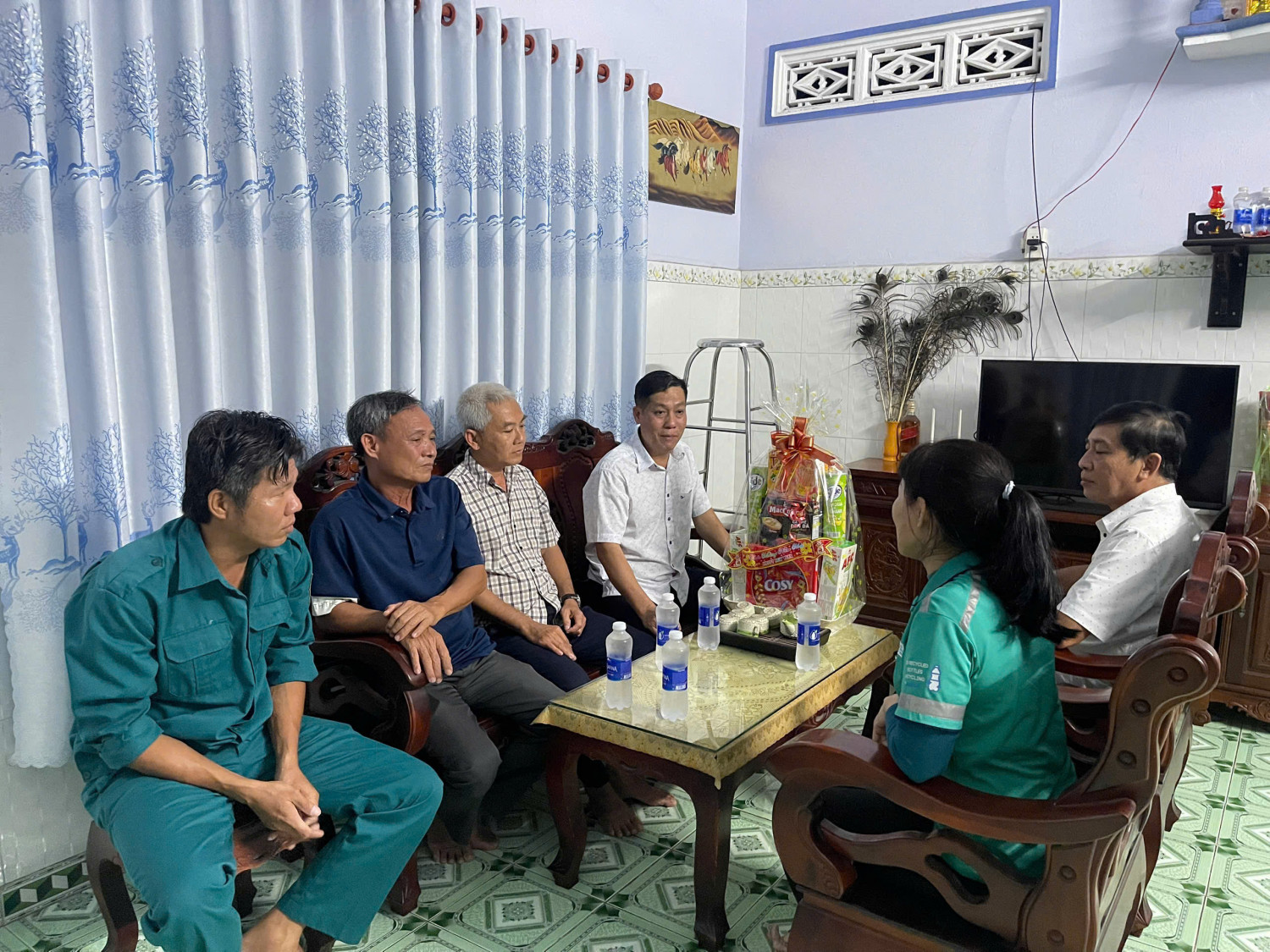 Thăm hỏi, động viên các gia đình có thanh niên trúng tuyển nghĩa vụ quân sự năm 2026