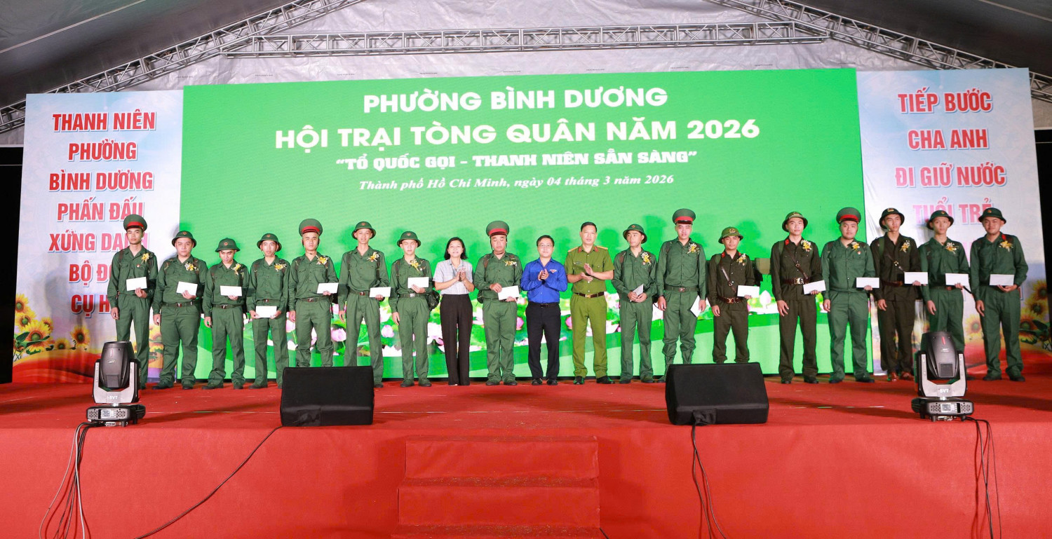 Phường Bình Dương: Tổ chức Lễ tiễn thanh niên trúng tuyển NVQS và NVCA năm 2026 lên đường nhập ngũ