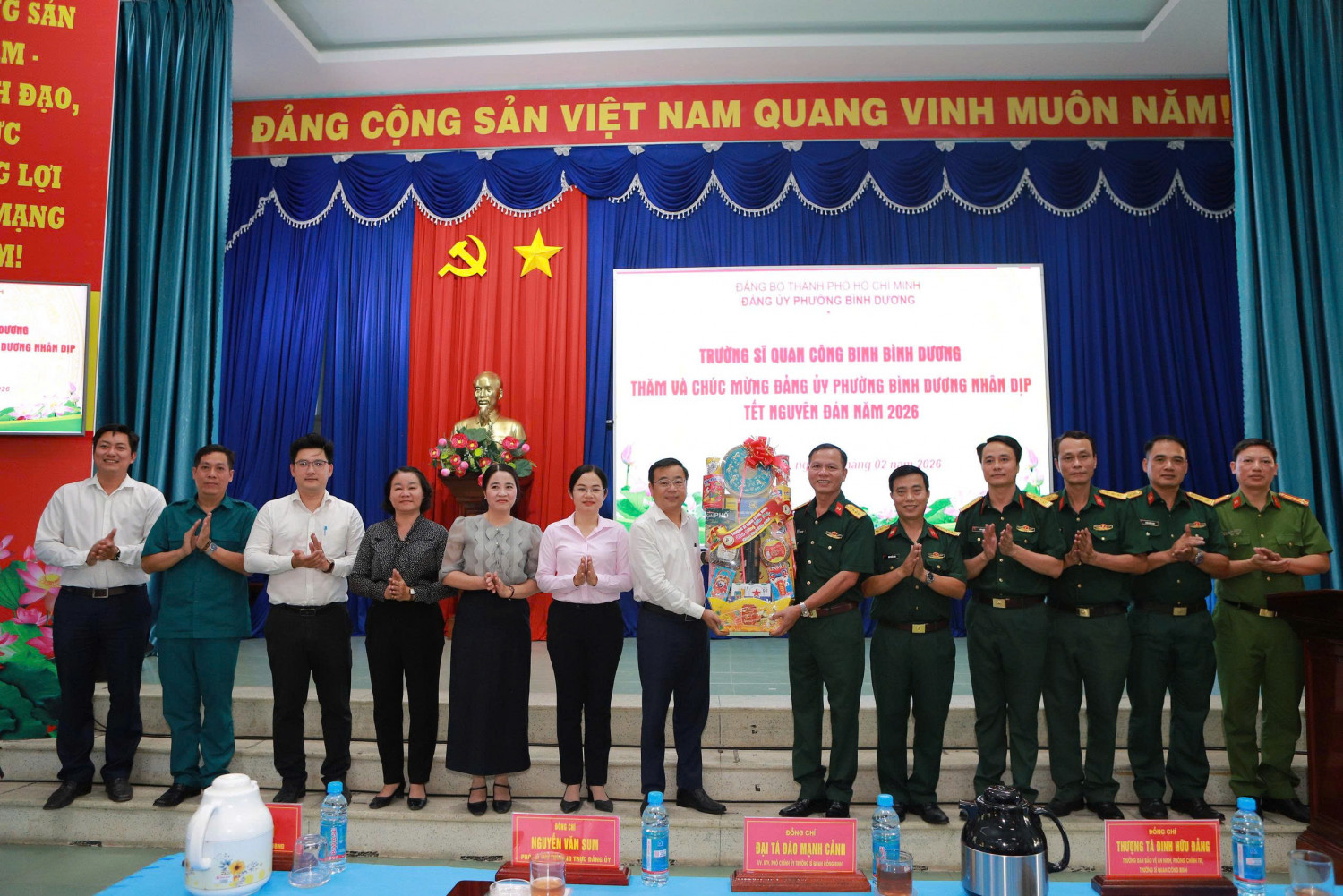 Phường Bình Dương tiếp đoàn Trường Sĩ quan Công binh thăm và chúc mừng Tết Nguyên đán Bính Ngọ 2026